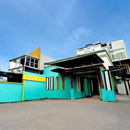 เรดดอร์ซ เนียร์ ตามัน บุงกุล Hotel สุราบายา ภายนอก รูปภาพ