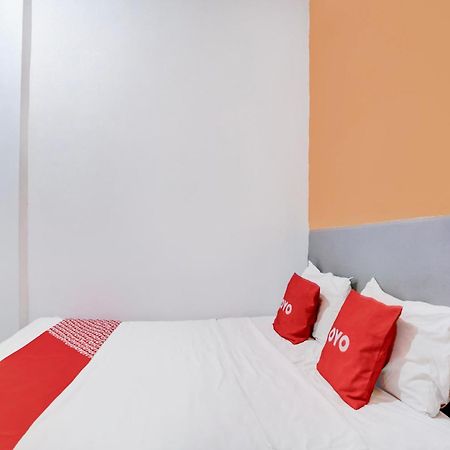 เรดดอร์ซ เนียร์ ตามัน บุงกุล Hotel สุราบายา ภายนอก รูปภาพ