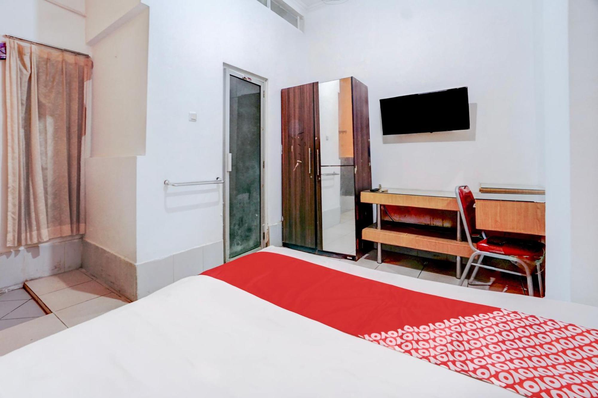 เรดดอร์ซ เนียร์ ตามัน บุงกุล Hotel สุราบายา ภายนอก รูปภาพ