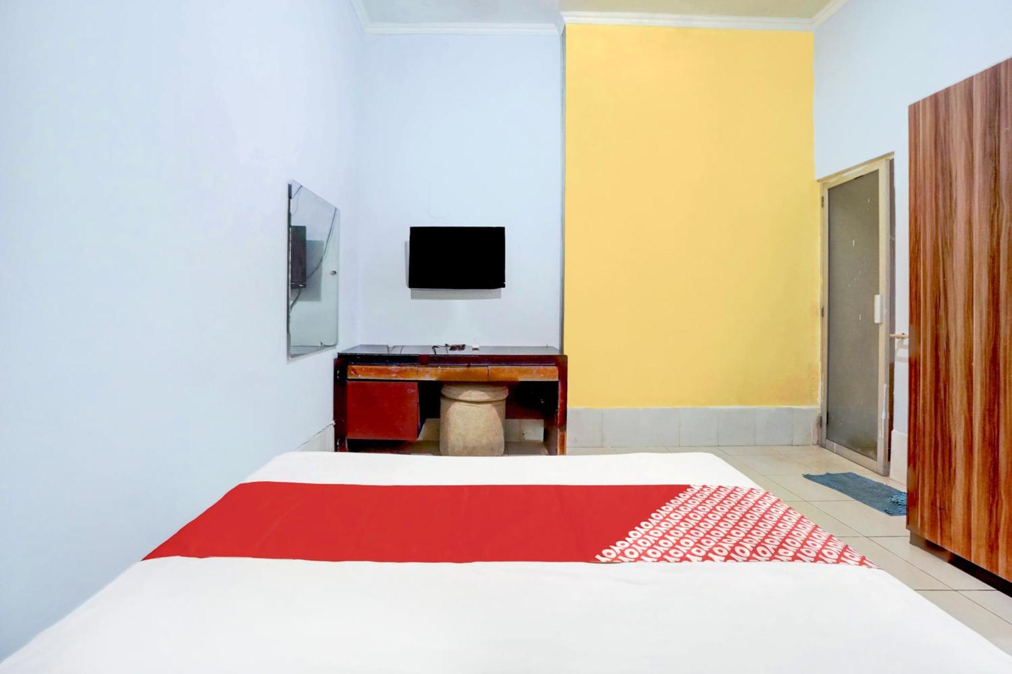 เรดดอร์ซ เนียร์ ตามัน บุงกุล Hotel สุราบายา ภายนอก รูปภาพ
