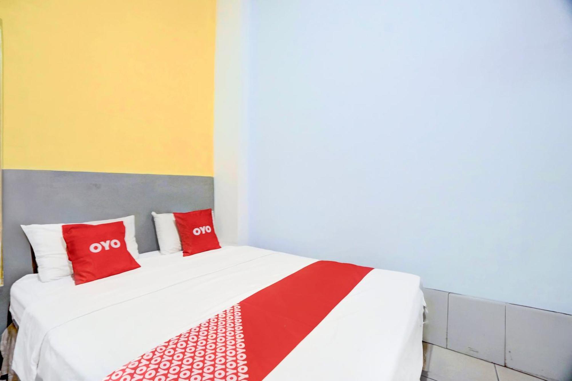 เรดดอร์ซ เนียร์ ตามัน บุงกุล Hotel สุราบายา ภายนอก รูปภาพ