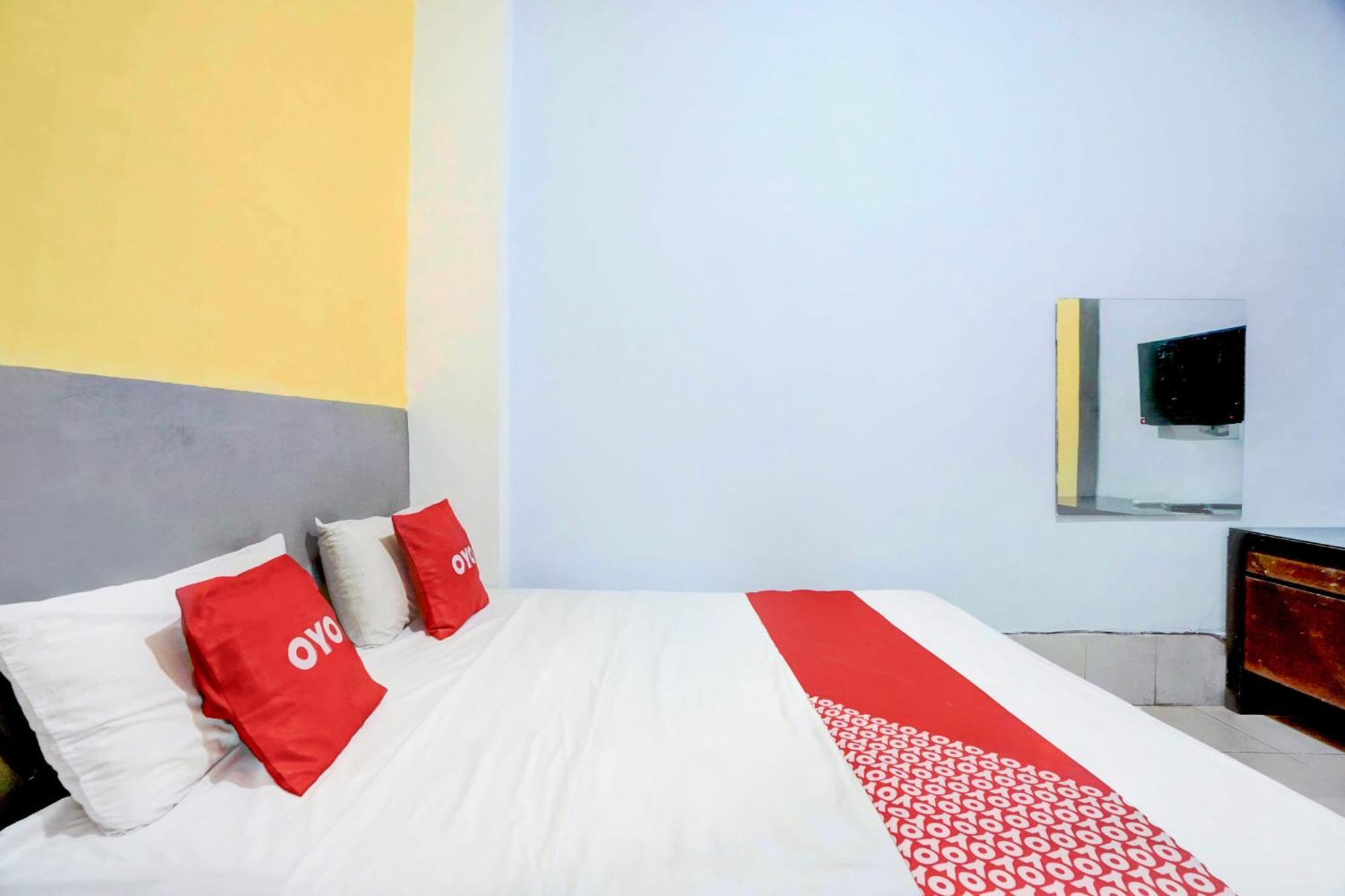 เรดดอร์ซ เนียร์ ตามัน บุงกุล Hotel สุราบายา ภายนอก รูปภาพ