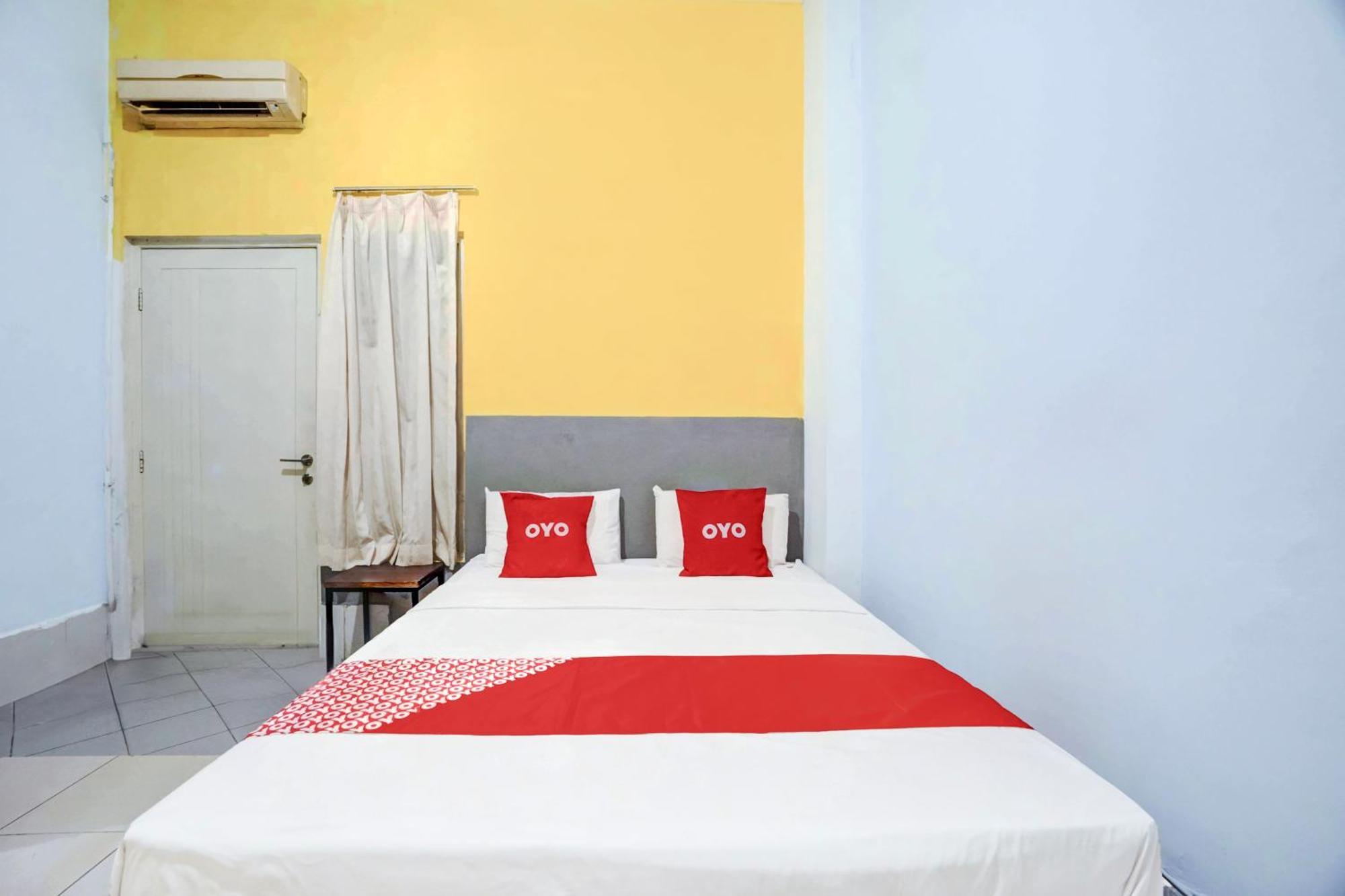 เรดดอร์ซ เนียร์ ตามัน บุงกุล Hotel สุราบายา ภายนอก รูปภาพ