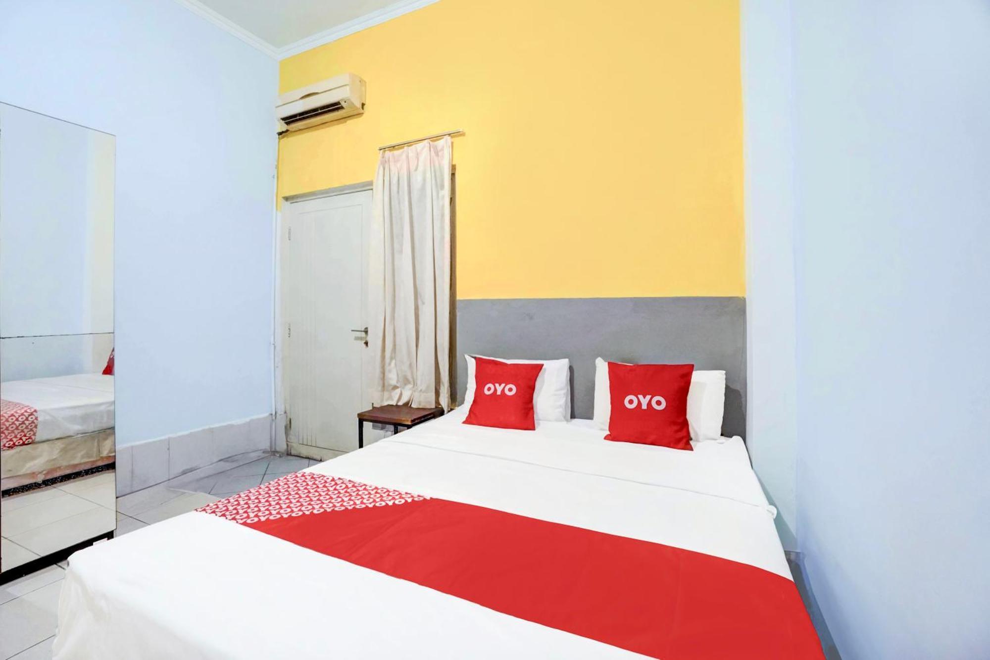 เรดดอร์ซ เนียร์ ตามัน บุงกุล Hotel สุราบายา ภายนอก รูปภาพ