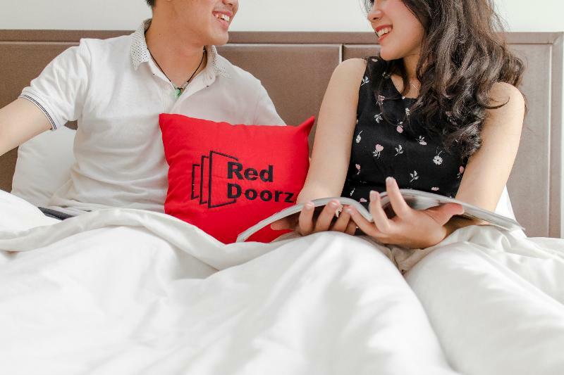 เรดดอร์ซ เนียร์ ตามัน บุงกุล Hotel สุราบายา ภายนอก รูปภาพ
